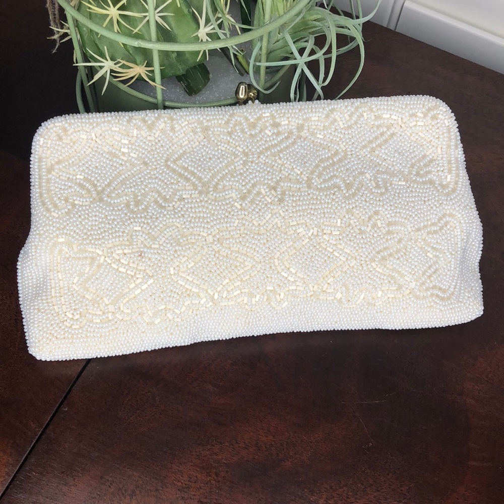 White Seed Bead Bag with Key Chain